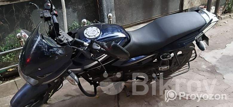 Bajaj Pulsar 150 . 2017