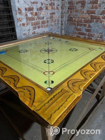 কাচের ক্যারাম বোর্ড