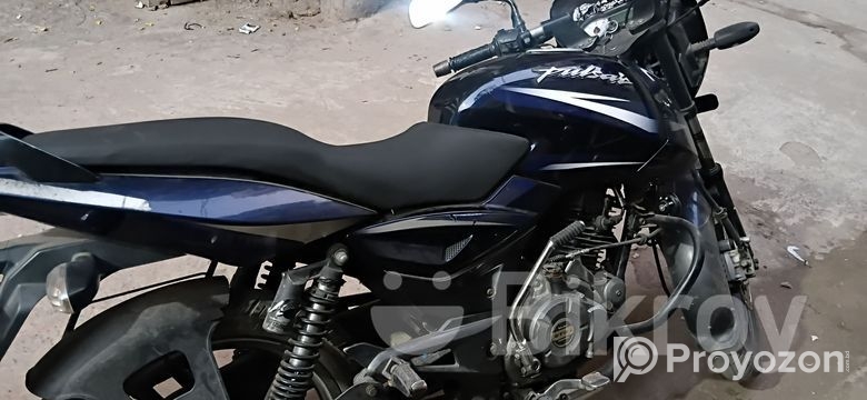 Bajaj Pulsar 150 . 2017