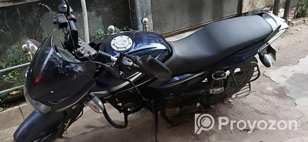 Bajaj Pulsar 150 . 2017