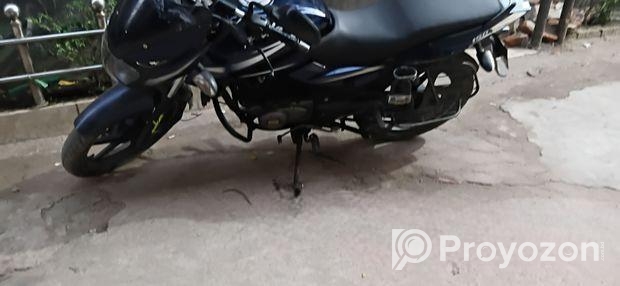 Bajaj Pulsar 150 . 2017