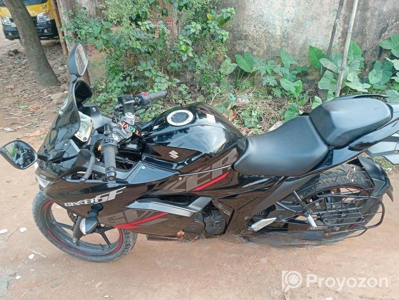 Suzuki Gixxer SF . 2021