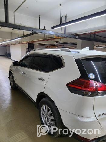 Nissan X-Trail . 2017