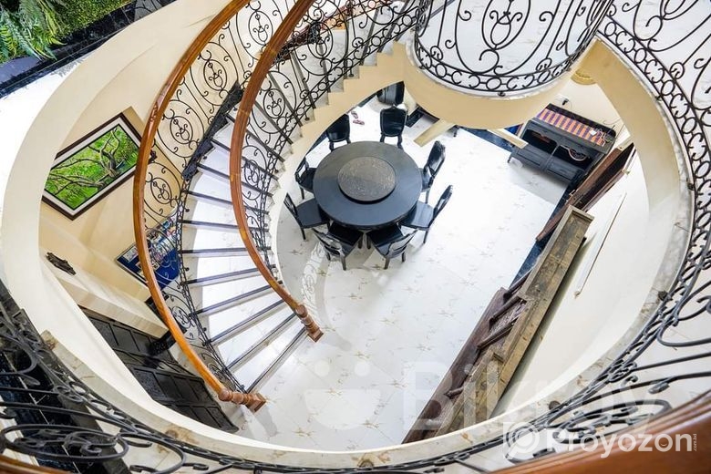 এন্টিক ডাইনিং টেবিল ও চেয়ার