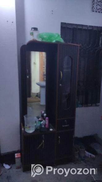 ড্রেসিং টেবিল