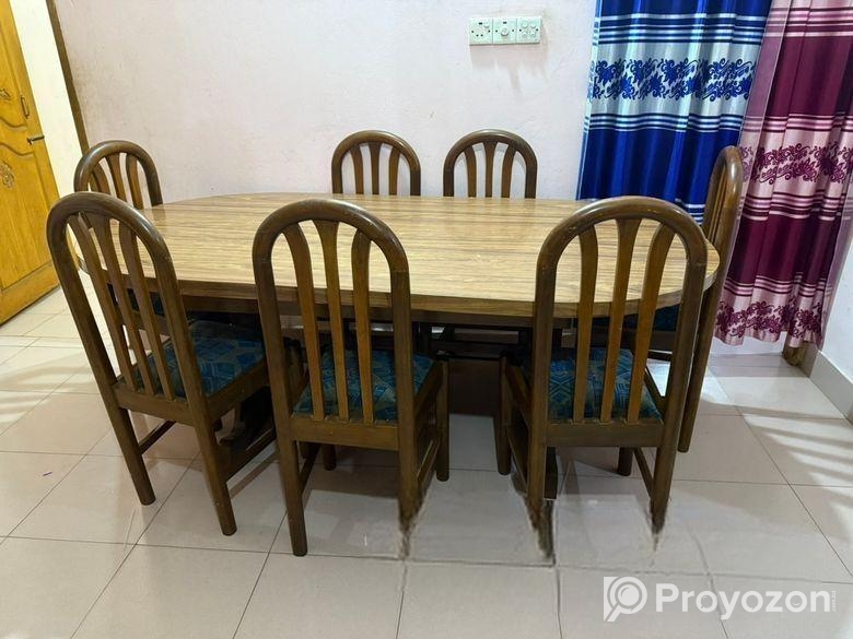 ব্যবহিত ডায়নিং টেবিল, চেয়ার বিক্রি করা হবে।