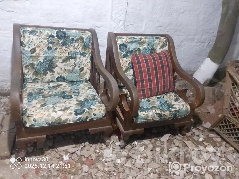 কাঠের সোফা