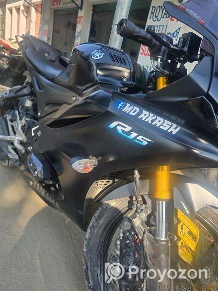 Yamaha R15 V4 . 2021