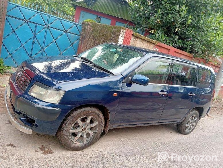 Toyota Succeed . 2003