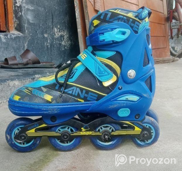 Skating Shoes | Adjustable Size Good Condition