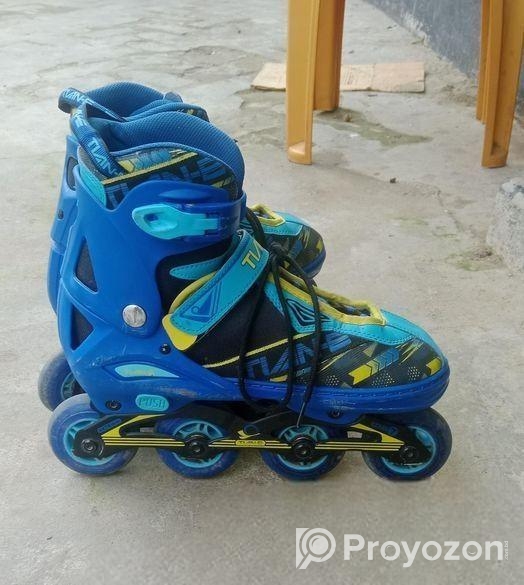 Skating Shoes | Adjustable Size Good Condition