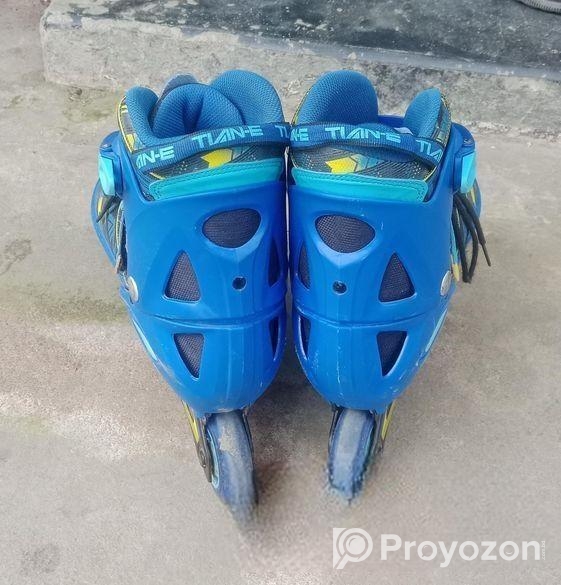 Skating Shoes | Adjustable Size Good Condition