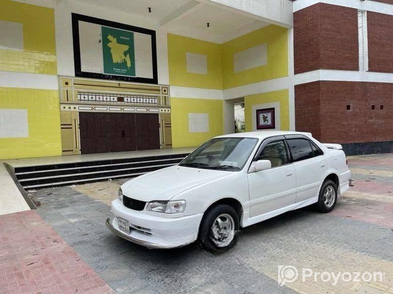 Toyota Corolla . 2000