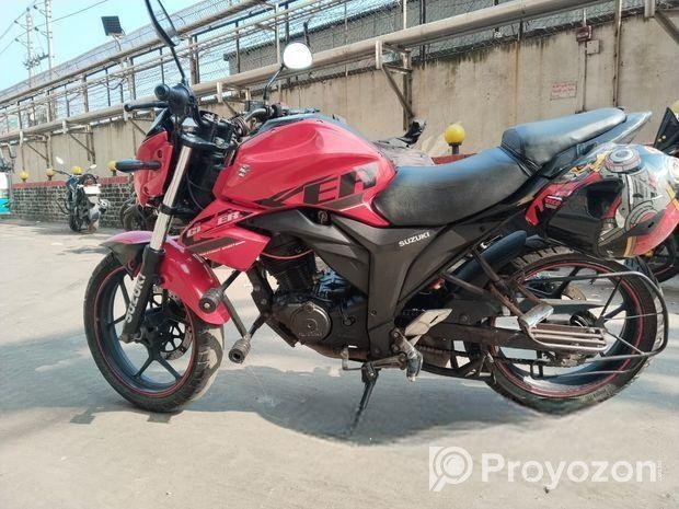 Suzuki Gixxer Dual Tone 2017
