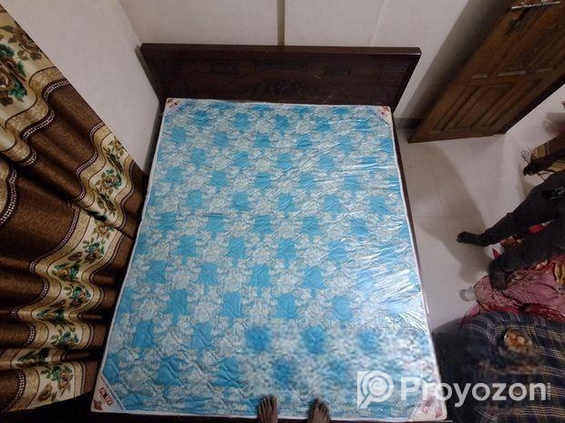 ৬/৭ একদম ফ্রেশ ম্যাট্রেস।