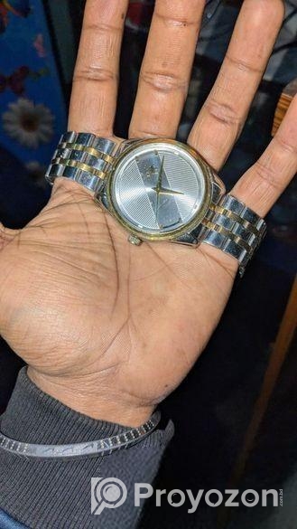 একদম নতুন আর ফ্রেস ঘড়ি