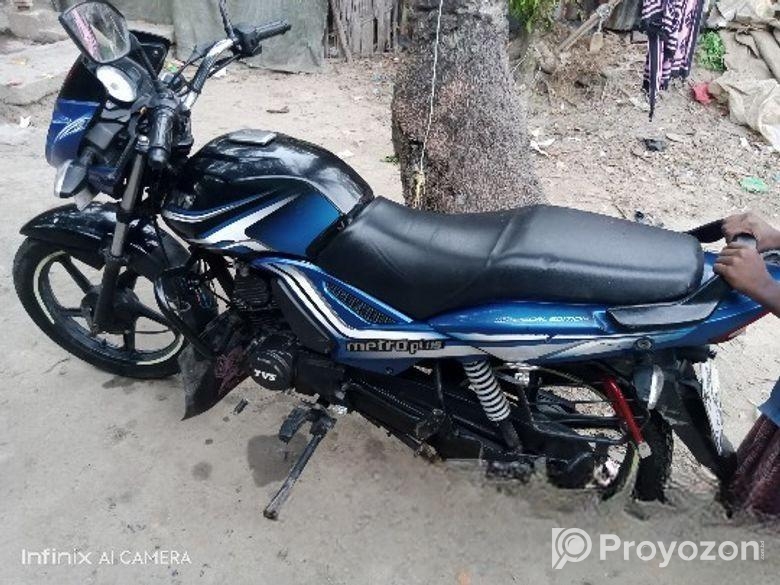 TVS Metro Plus ` 2022