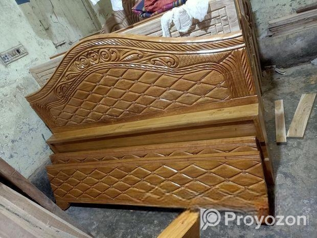 হানডেট পারসেন্ট একটা 2 ইঞ্চি সলিট কাঠের সেমি বক্স খাট বিক্রি করব