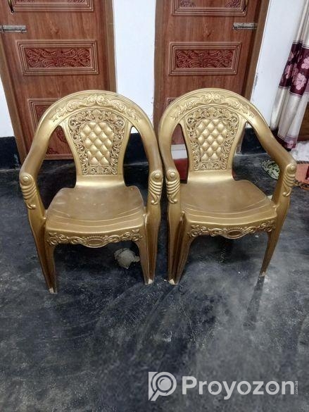 ২ টি চেয়ার বিক্রয় হবে প্লাস্টিকের রয়েল
