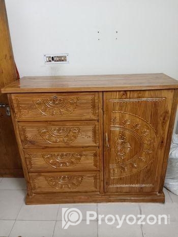 ১০০% চিটাগাং সেগুনের একটা ওয়ারড্রব বিক্রি করব