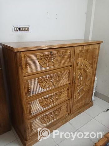 ১০০% চিটাগাং সেগুনের একটা ওয়ারড্রব বিক্রি করব