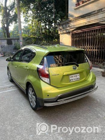 Toyota Aqua CROSSOVER / X URBAN 2016