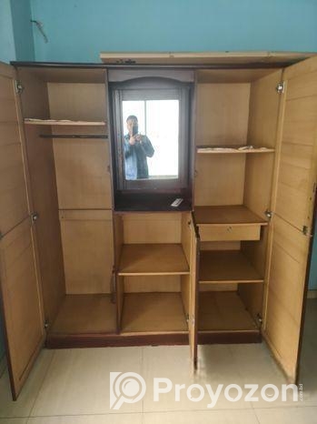 Almirah আলমারি