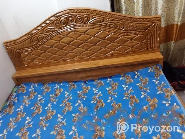 আমি একটা আর্জেন্ট ২ ইঞ্চি সলিট কাঠের সেমি বক্স খাট বিক্রি করব