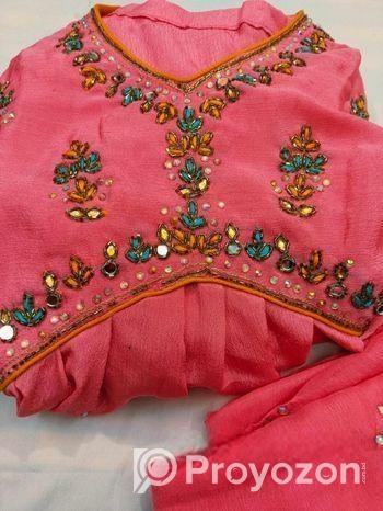 নতুন কিছু বাচ্চাদের বড়োদের ড্রেস লডে সেল করে দেব।বিজনেজ ছেরে দিচ্