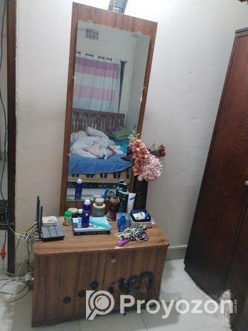 অটবির ডেসিং টেবিল