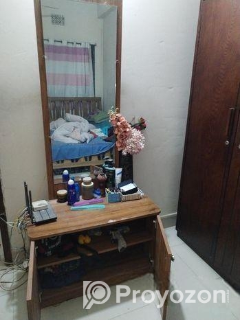 অটবির ডেসিং টেবিল