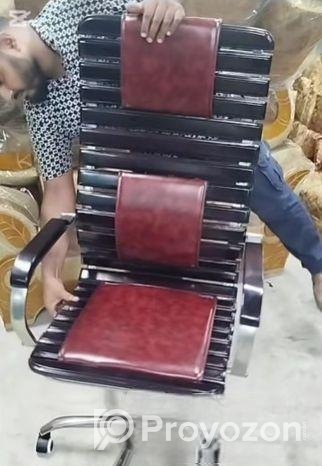 মেহগনি কাঠের বস চেয়ার