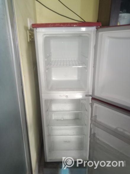 ফ্রিজ বিক্রি হবে