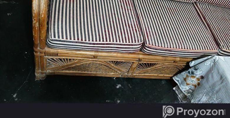 সোফা বিক্রি করা হবে