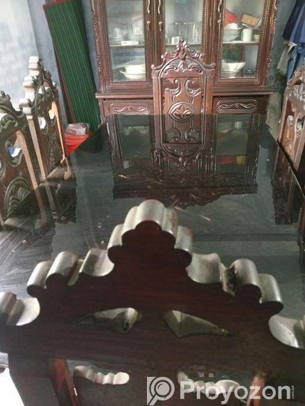 ডাইনিং টেবিল বিক্রি
