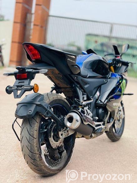 Yamaha R15M BS7 Monster 2025