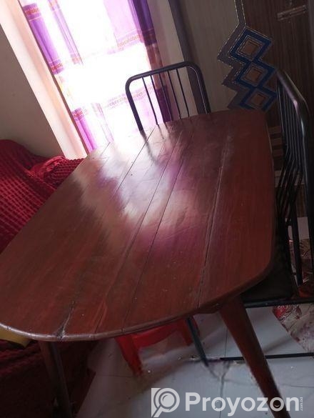 ডাইনিং টেবিল চেয়ার