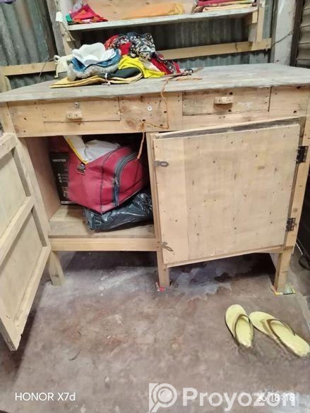 দুইটি রেক একটি টেবিল বিক্রি হবে