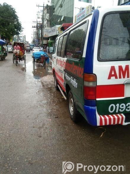 Toyota ambulance 2004