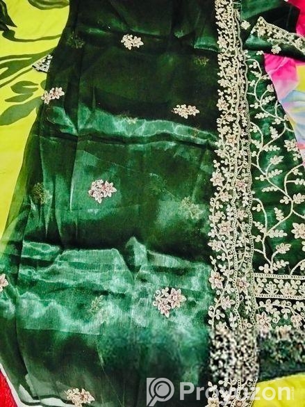 তৈরি করা রেডিমেড পার্টি থ্রি পিচ টা বিক্রি হবে