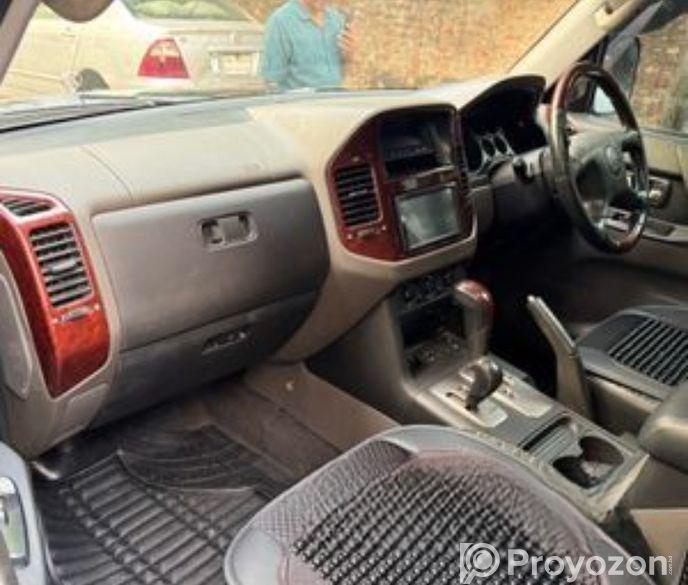 Mitsubishi Pajero ` 2002