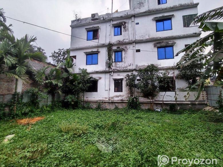 Land sale on urgent basis