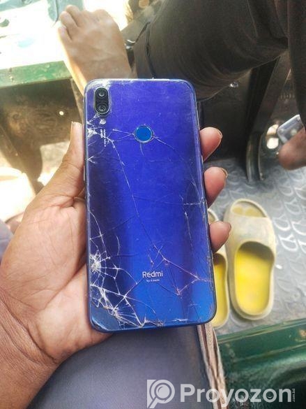 Xiaomi Redmi Note 7 .