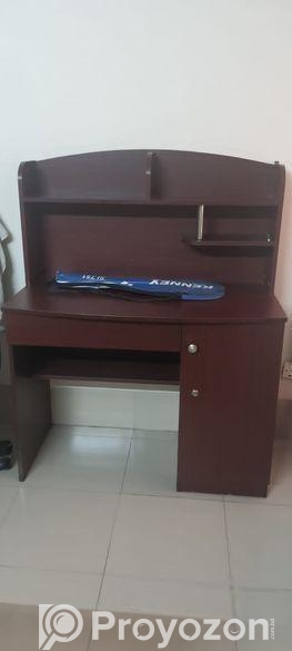 টেবিলটি বিক্রি করা হবে