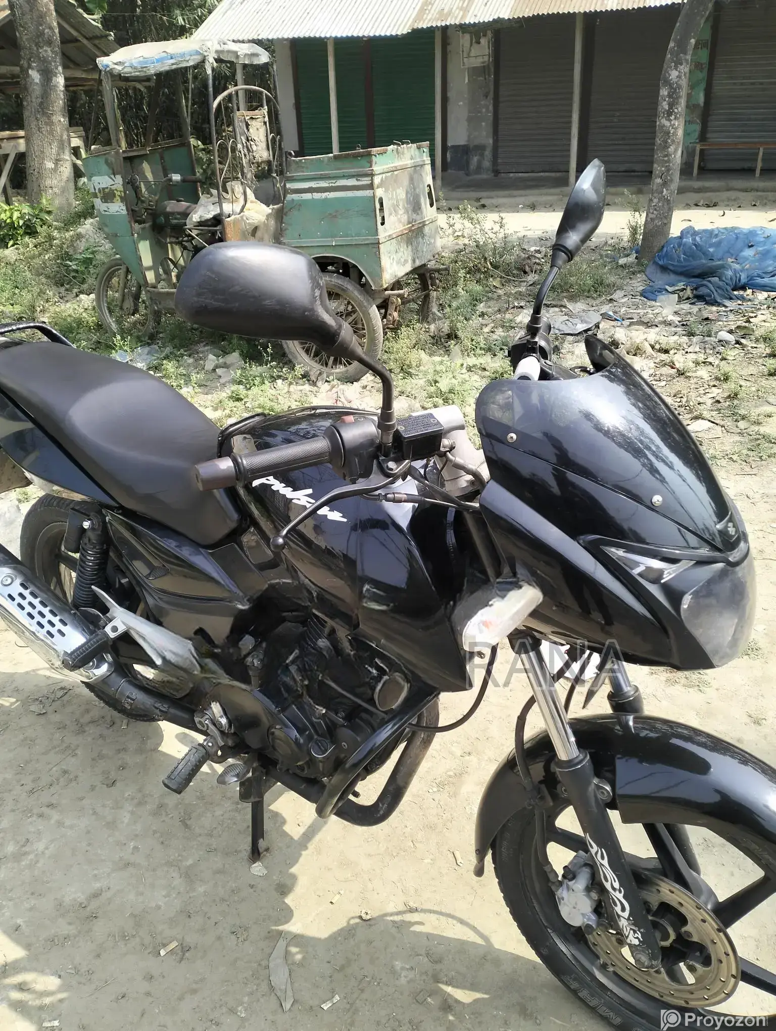 Bajaj Pulsar 150 . 2013